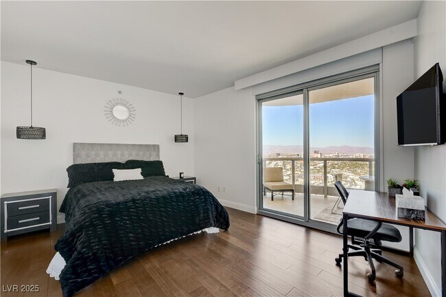 Building Photo - 222 Karen Ave