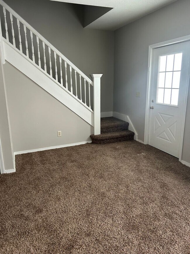 Building Photo - 2726 John St