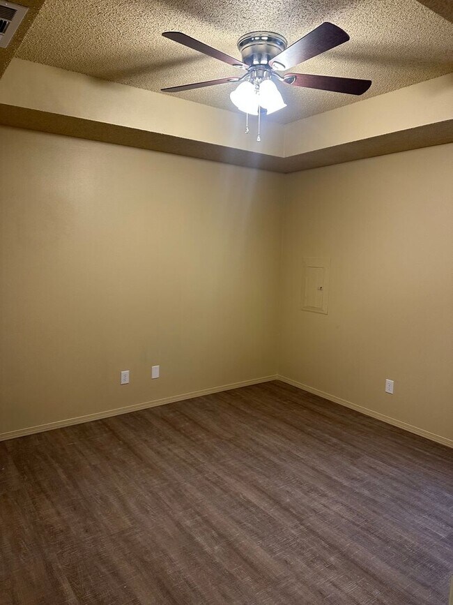 Building Photo - 142-144 Northaven