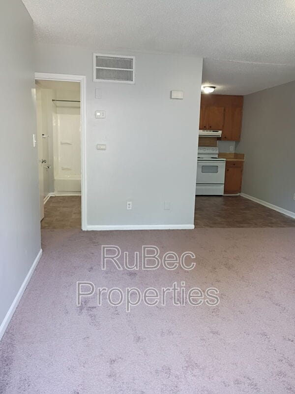 Building Photo - 416 S Weldon St