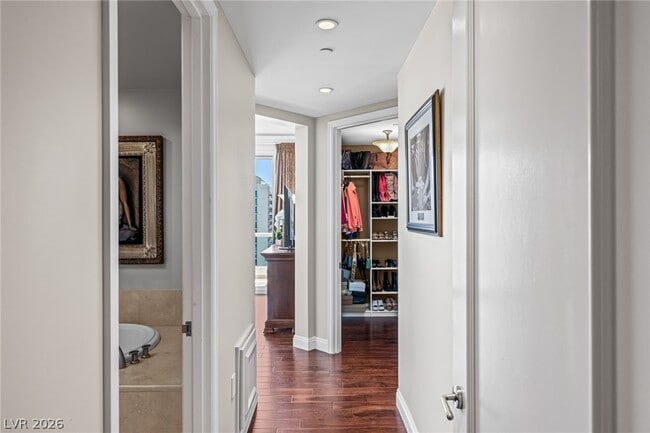 Building Photo - 2777 Paradise Rd