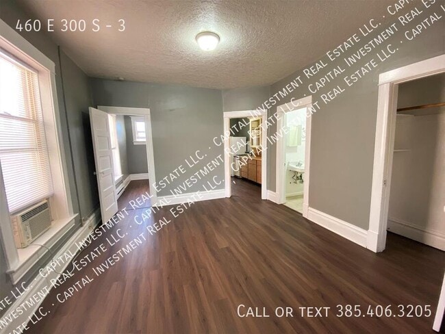Building Photo - 460 E 300 S