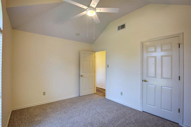 Building Photo - 7909 Tree Leaf Ln