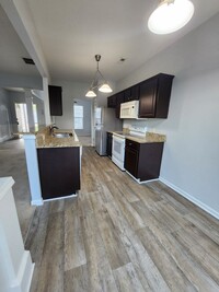 Building Photo - Townhome in Ballantyne Community