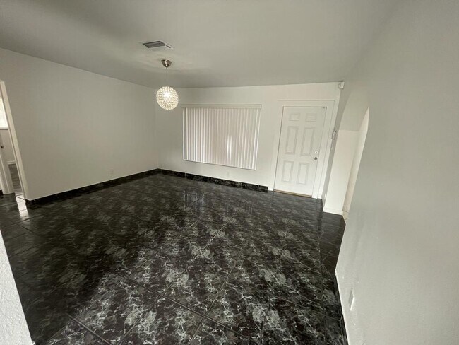 Building Photo - 1730 SW 64th Terrace