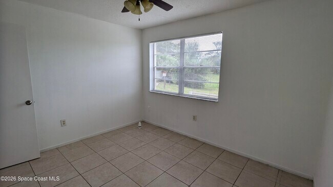 Building Photo - 2170 Knox McRae Dr
