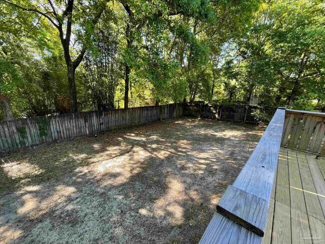 Building Photo - 4615 Gladstone Dr
