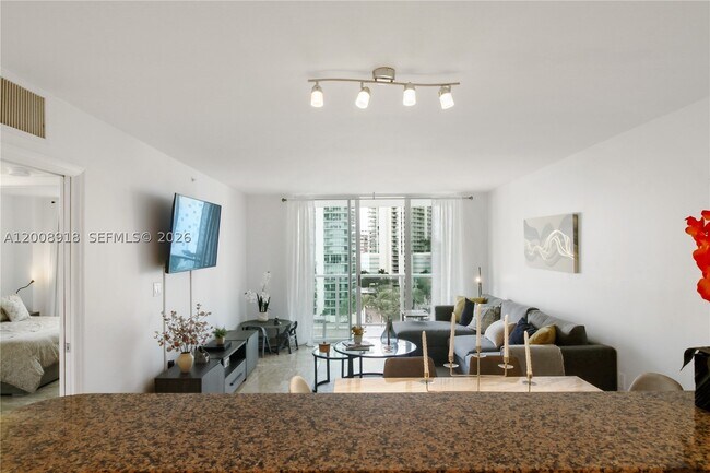 Building Photo - 1155 Brickell Bay Dr