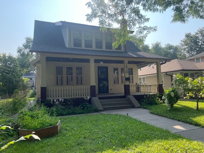 Building Photo - Charming Minneapolis 3-Bedroom Home Availa...