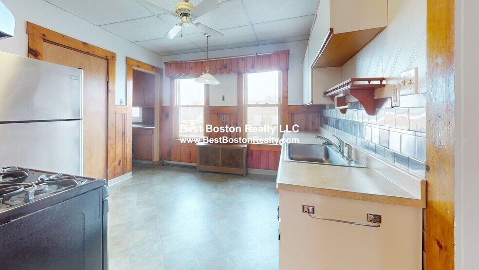 Building Photo - 24 Mayberry Ave