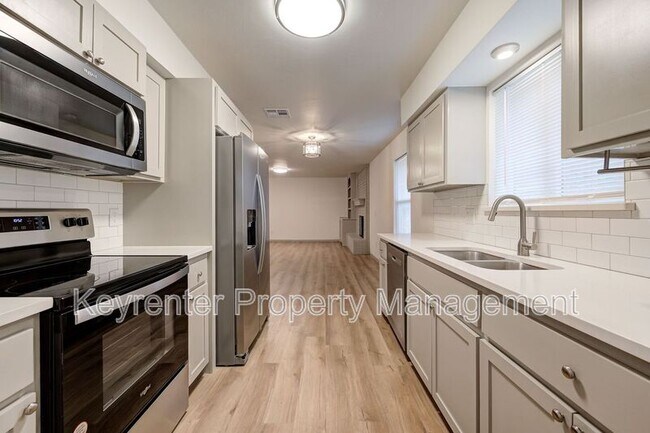 Building Photo - 2321 Cedar Brook Dr