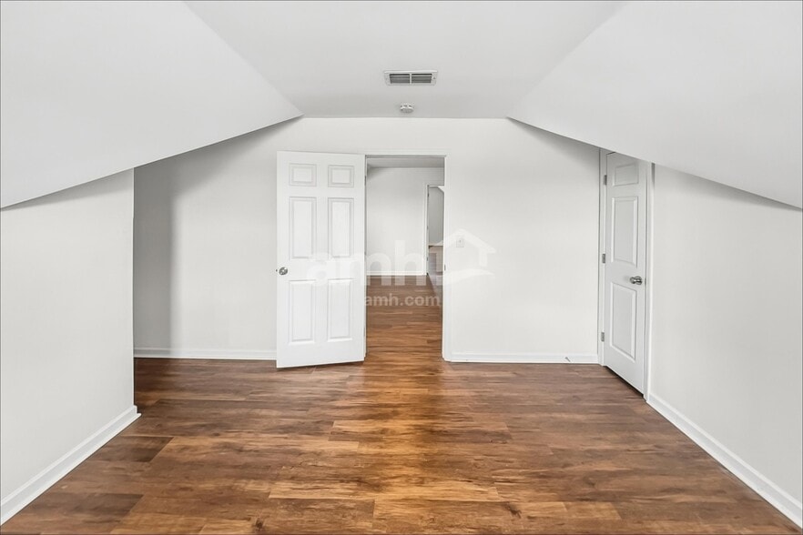 Building Photo - 4850 Beryl Dr