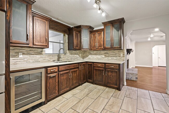 Building Photo - 1503 Leneva Ln