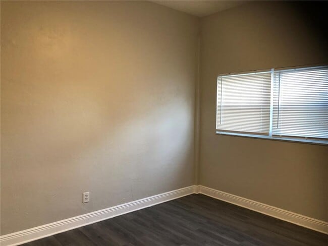 Building Photo - 37 144th Ave