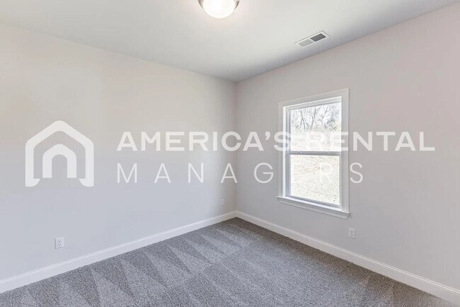 Building Photo - NEW CONSTRUCTION - Spacious Sifford Plan with Three Car Garage!