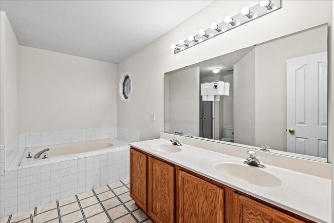 Building Photo - Near VRE and I-95!