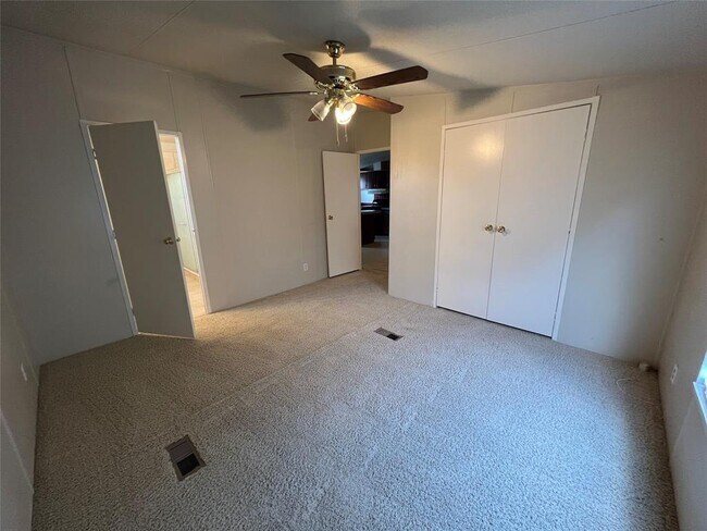 Building Photo - 20431 Mountain Dale Dr