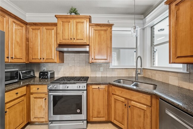 Building Photo - 8426 Alison Ave