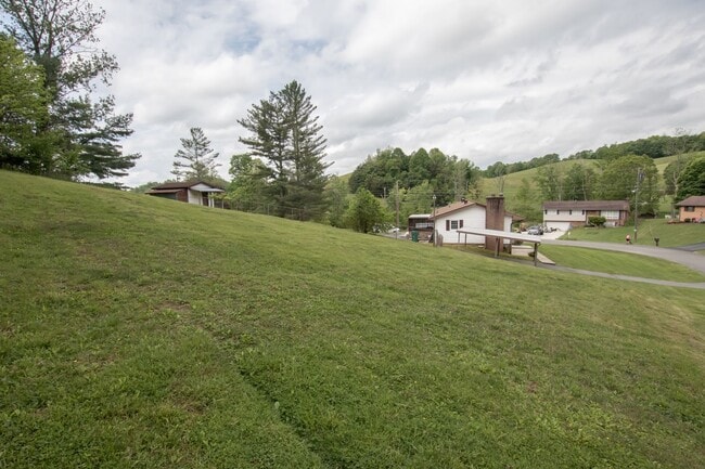 Building Photo - ONE YEAR LEASE WITH POSSIBLE LEASE PURCHAS...