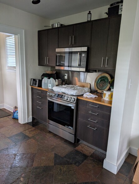kitchen - 3730 Tim St