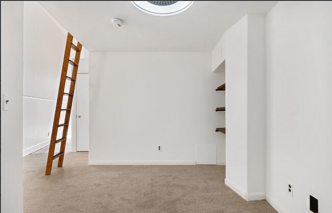 Building Photo - 1617 California St