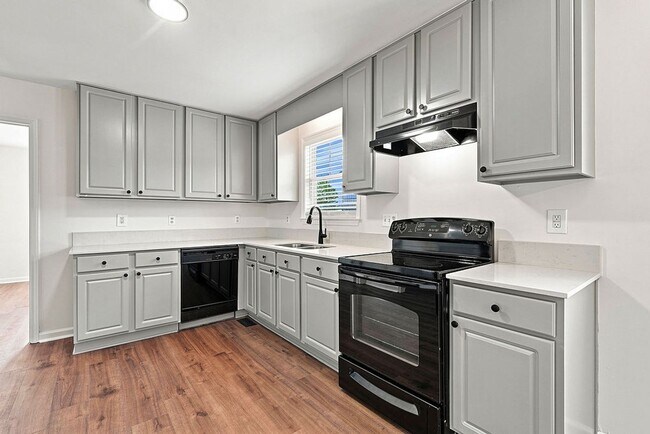 Building Photo - 928 S Willhaven Dr