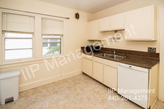 Building Photo - 2671 E 130th St