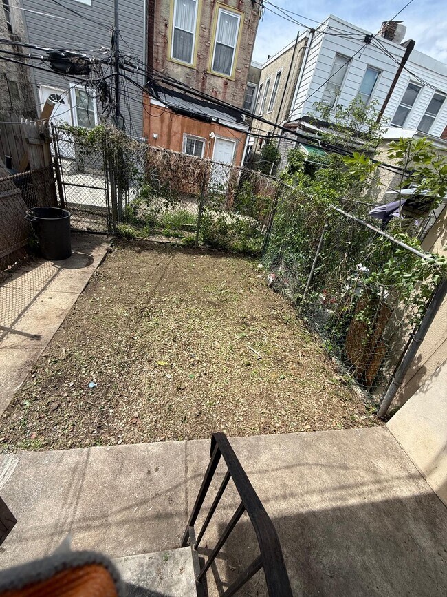 Building Photo - 420 N Wilton St
