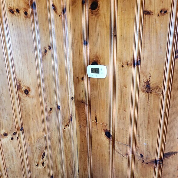 Building Photo - 102 Vermillion St