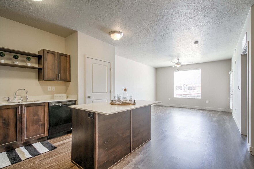 CVC 1x1Large - Canyon View Crossing