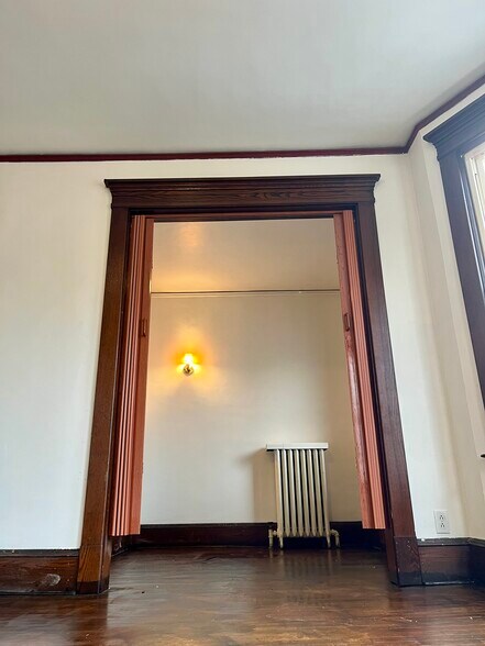 Building Photo - 107 3rd Ave