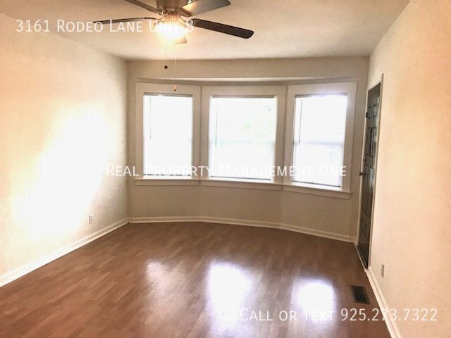 Building Photo - Beautiful 2 Bedroom, 1 Bathroom Duplex in ...