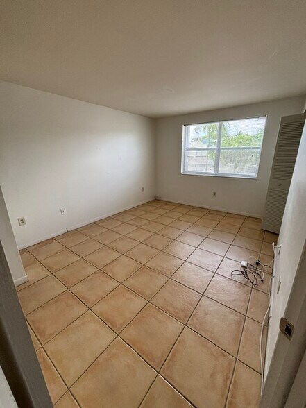 Building Photo - 6850 SW 45th Ln