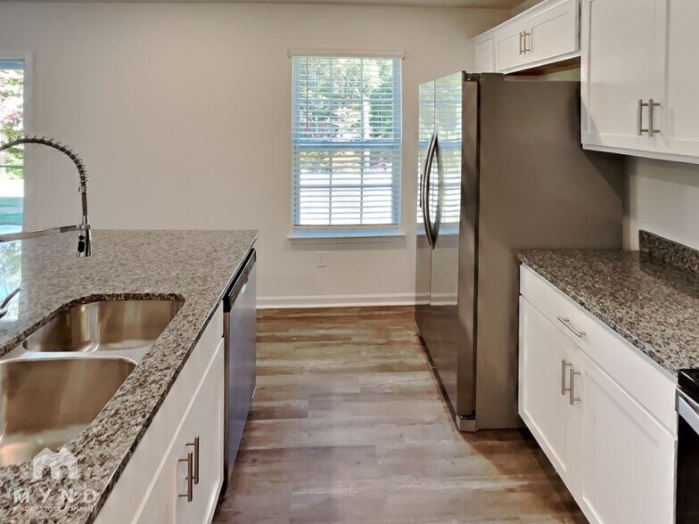 Building Photo - 2331 Mdw Strm Dr