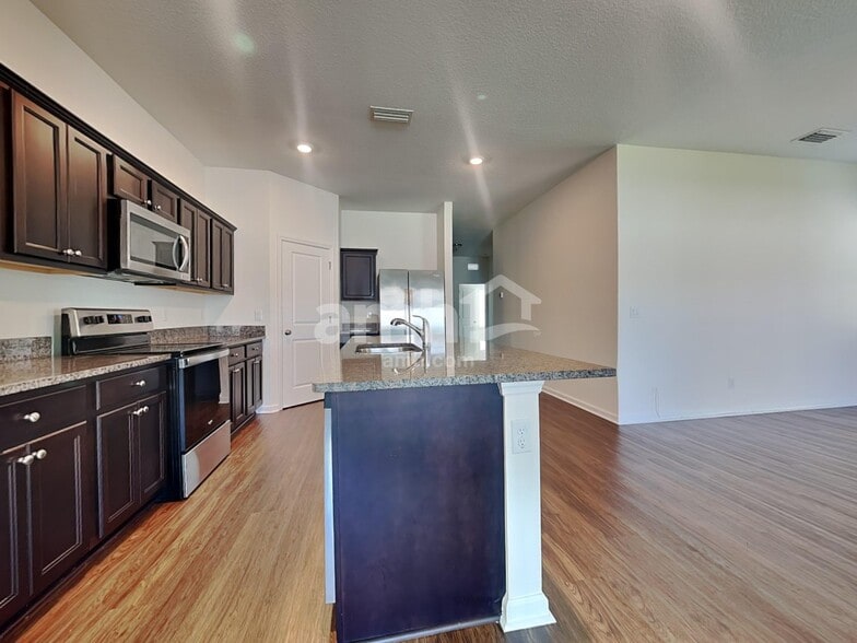 Building Photo - 11505 Pace Bend Ct