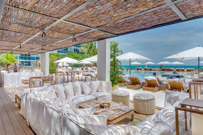 Building Photo - 2301 Collins Ave