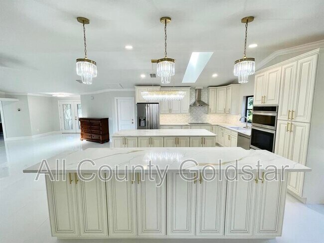 Building Photo - 1487 Keyway Rd