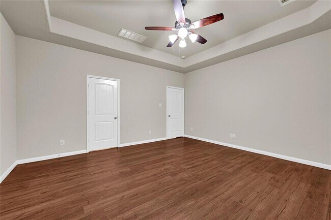 Building Photo - 3310 Pine Chase Dr