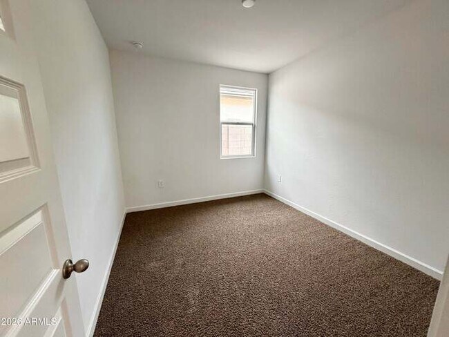 Building Photo - Beautiful 3-bedroom, 2-bath home in Entrada Del Oro (Newer DR Horton Home)!