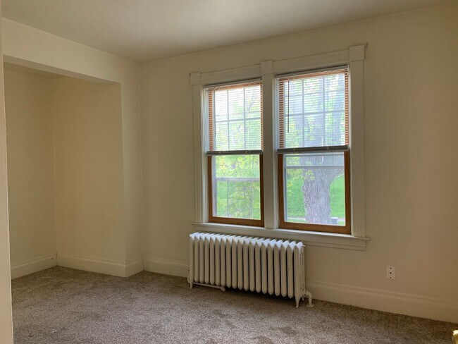 Building Photo - 2128-2130 E 2nd St