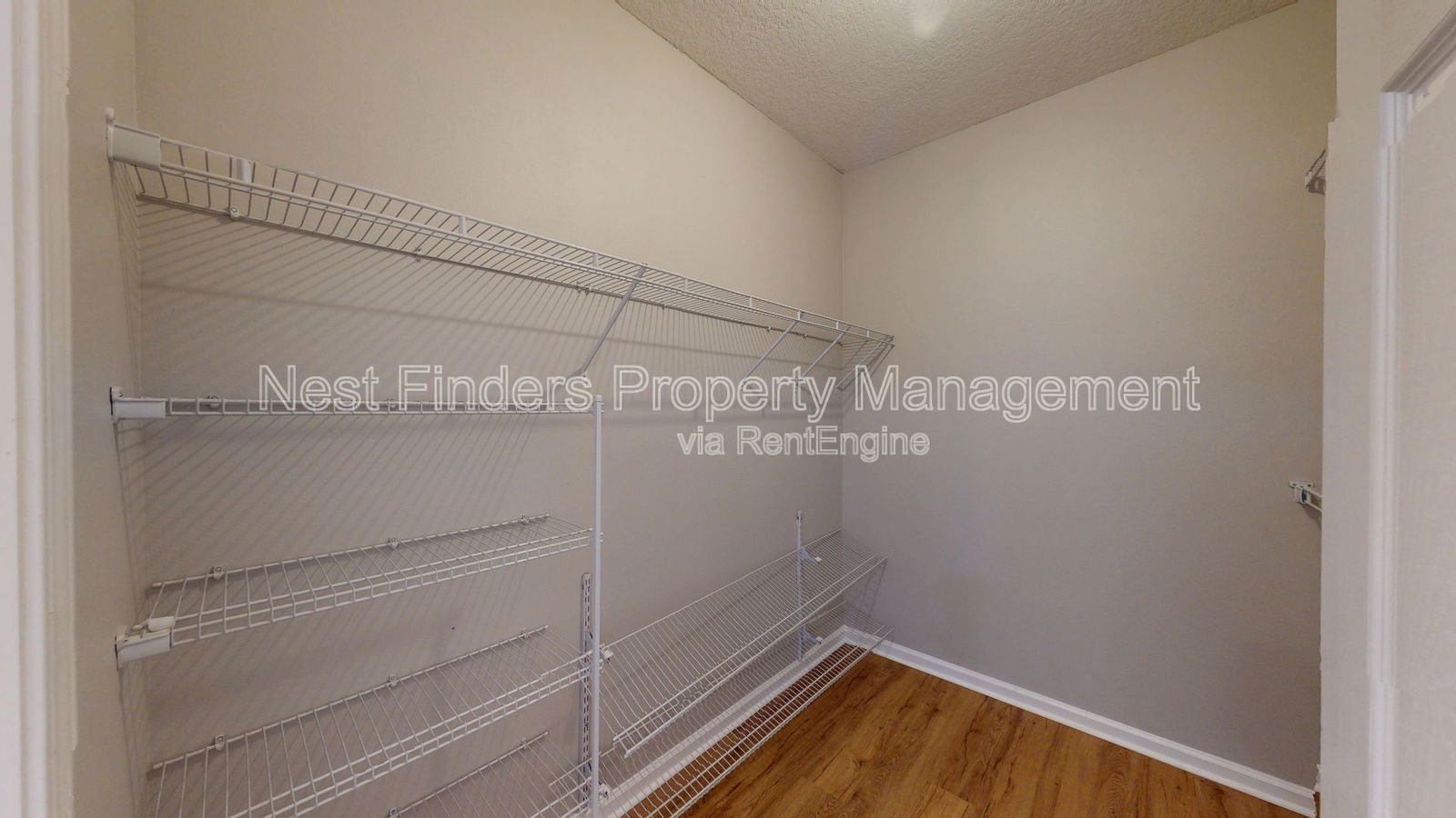 Building Photo - 105 N Aberdeenshire Dr