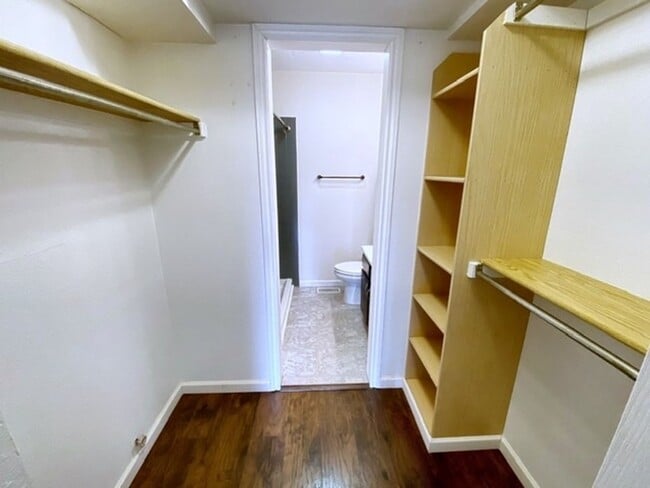 Building Photo - South Anchorage Condo with Balcony, Garage...