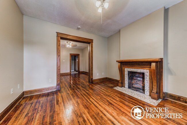 Building Photo - 2168 Summit St