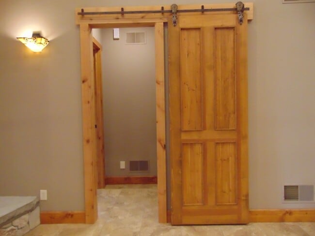 Building Photo - Majestic 3 Bed Mid MO Ranch!