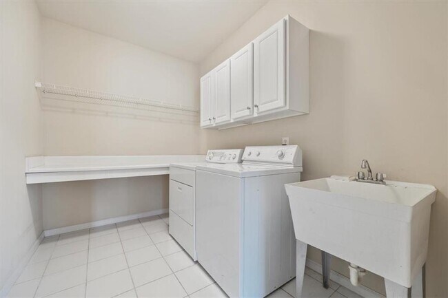 Building Photo - 4115 Montvale Xing