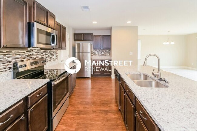 Building Photo - 4 Bedroom Pet-Friendly Home in Warrior, AL with Main Street Renewal