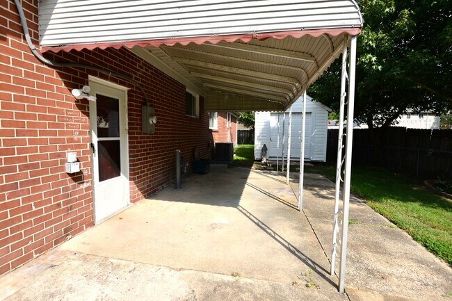 Building Photo - 278 Appian Ave