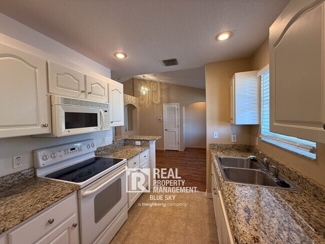 Building Photo - 9016 Shallowford Ln