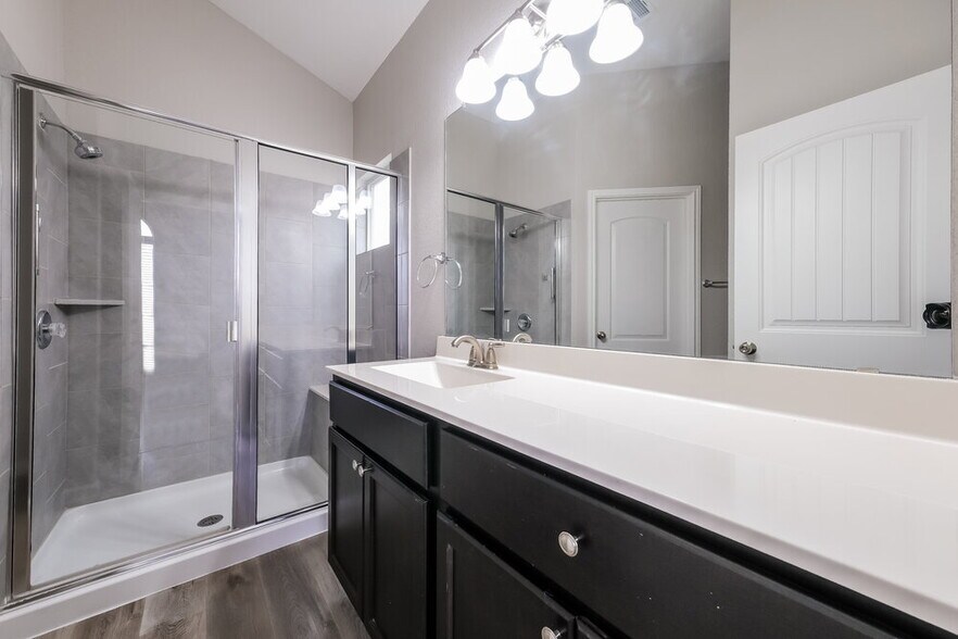 Building Photo - 4013 Skylark Ln