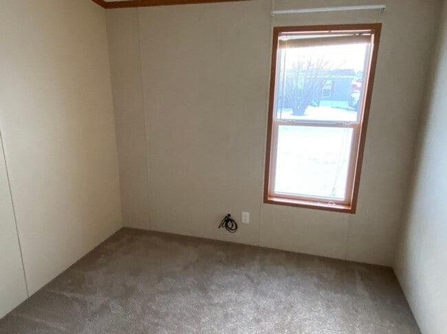 Building Photo - 3bd/2ba Renovated